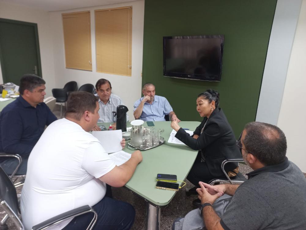 Meio Ambiente recebe empresários israelenses que querem investir na piscicultura