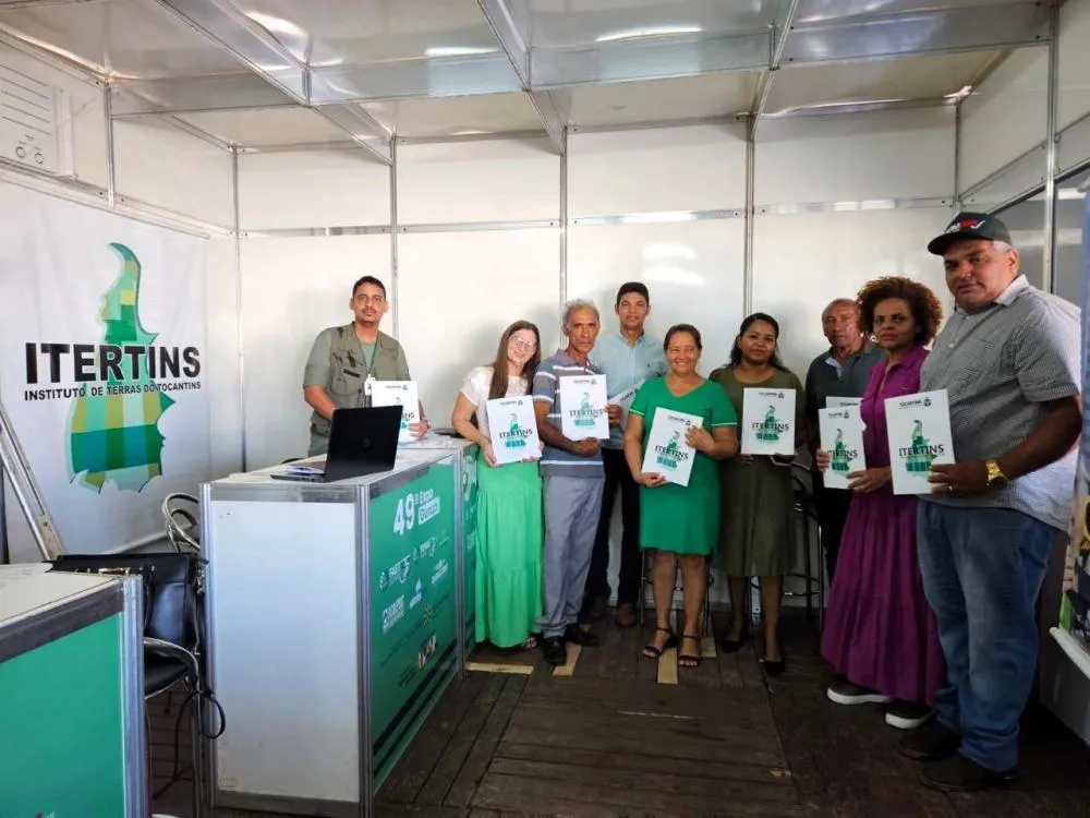 Documentação de Loteamento é entregue pelo Governo do Tocantins à Associação Boa Sorte na 49ª Expo Gurupi