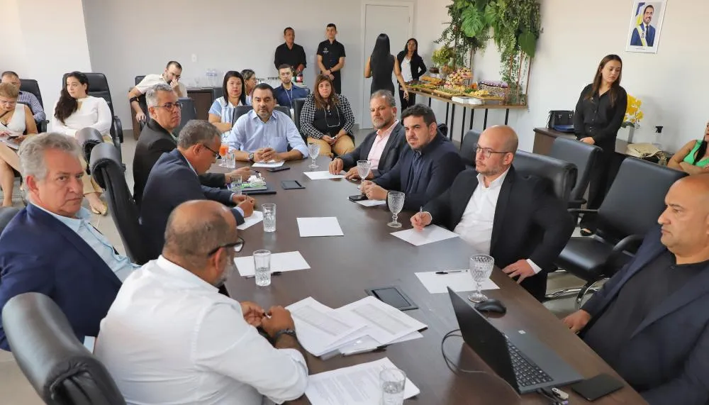 Governador Wanderlei Barbosa conduz reunião na Sefaz e recebe dados fiscais do primeiro trimestre de 2024