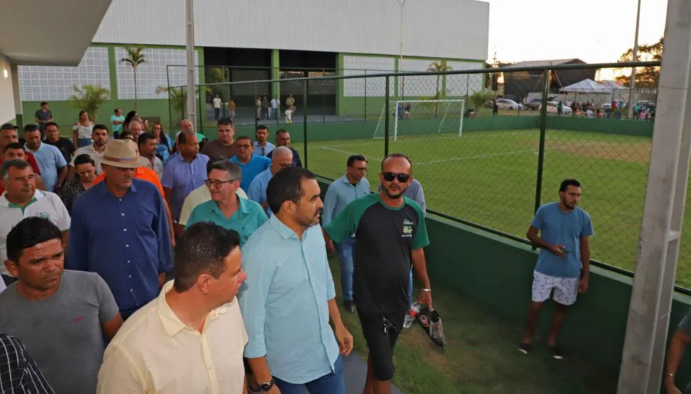 Governador Wanderlei Barbosa comemora 42 anos do município de Fátima com entrega de Complexo Esportivo