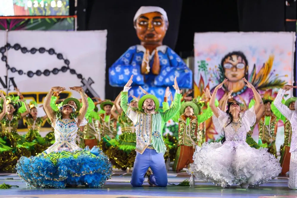  Explosão Amor Caipira vence com enredo: Fé na reza, a busca da cura que vem do divino