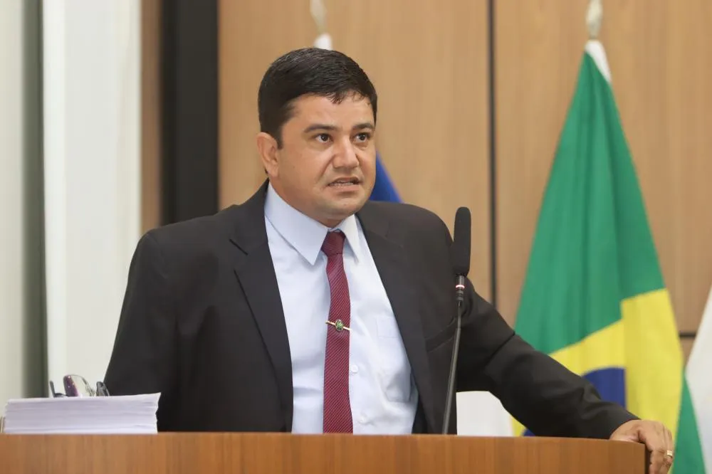 Limpeza geral é solicitada para as Quadras 504 Sul e 607 Norte pelo vereador Rogério Freitas