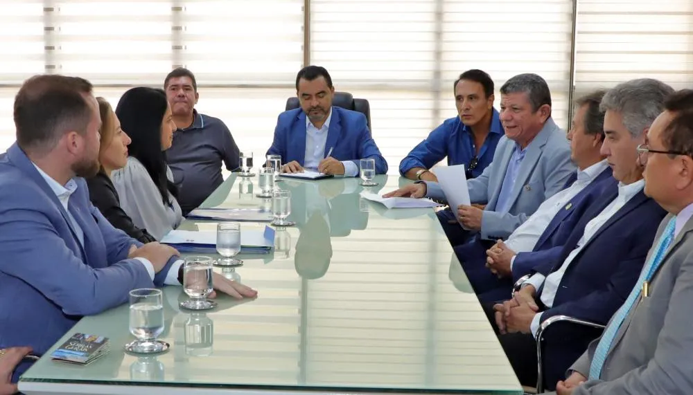 Durante assinatura de contrato para construção de 176 moradias, governador Wanderlei Barbosa anuncia 624 unidades habitacionais para Palmas