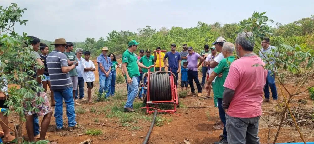 Governo do Tocantins, fortalece a comunidade dos povos indígenas Xerentes em Tocantínia com a oficina de produção de mandioca