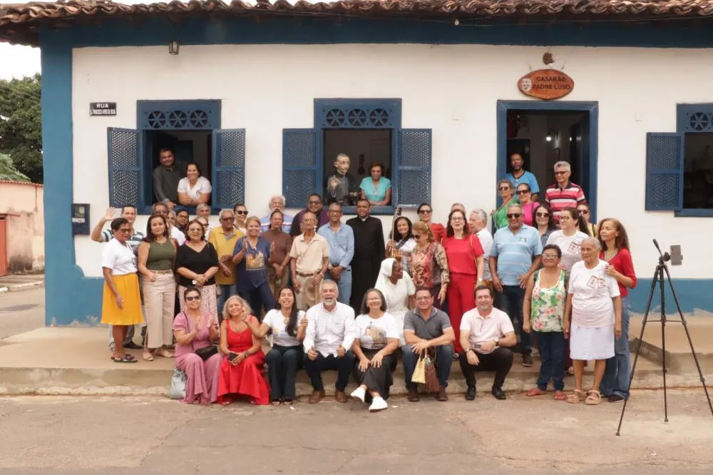 Busto de Padre Luso é inaugurado em Porto Nacional
