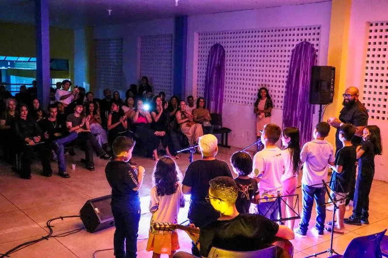 Alunos de iniciação artística de Taquaruçu concluem ano letivo e se apresentam em mostra