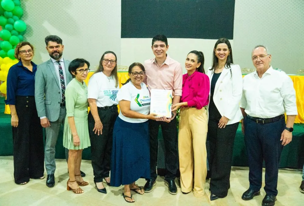 Regulariza Paraíso entrega 56 títulos definitivos aos moradores da Vila Chapadão