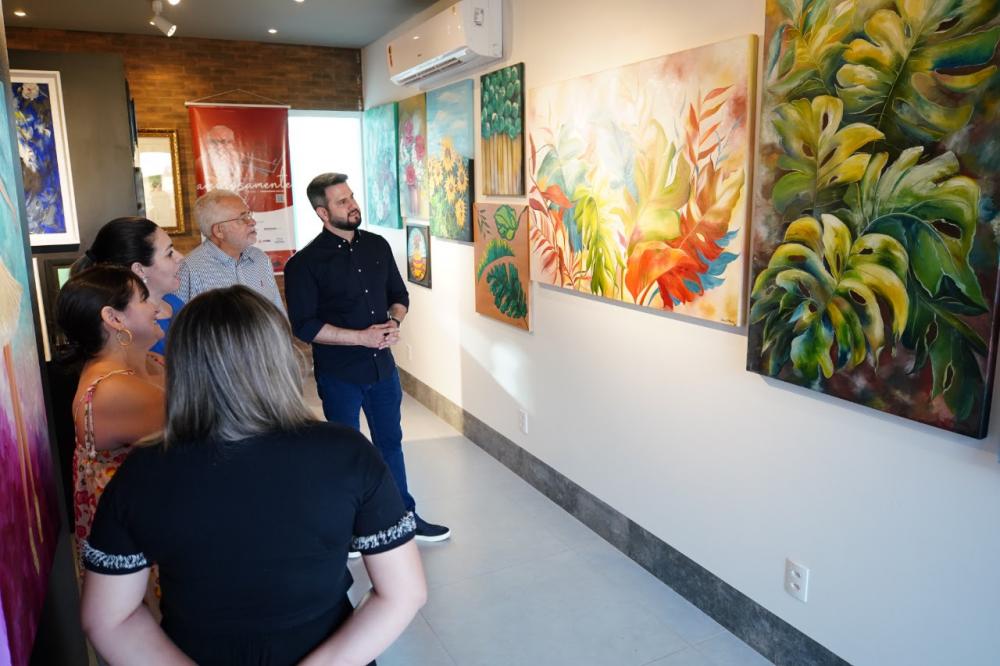 Galeria Municipal recebe exposição Jardins do Tocantins de Júlia d´Paula