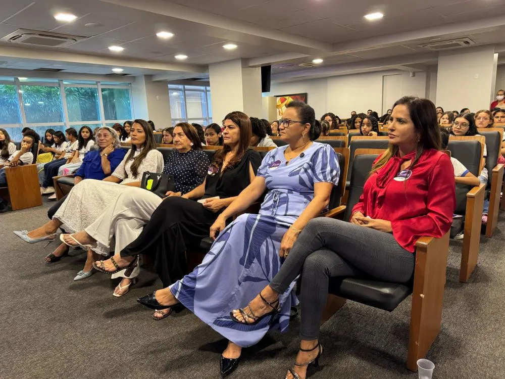 Vereadora Karina Café participa de comemoração ao Dia da Conquista do Voto Feminino no Brasil