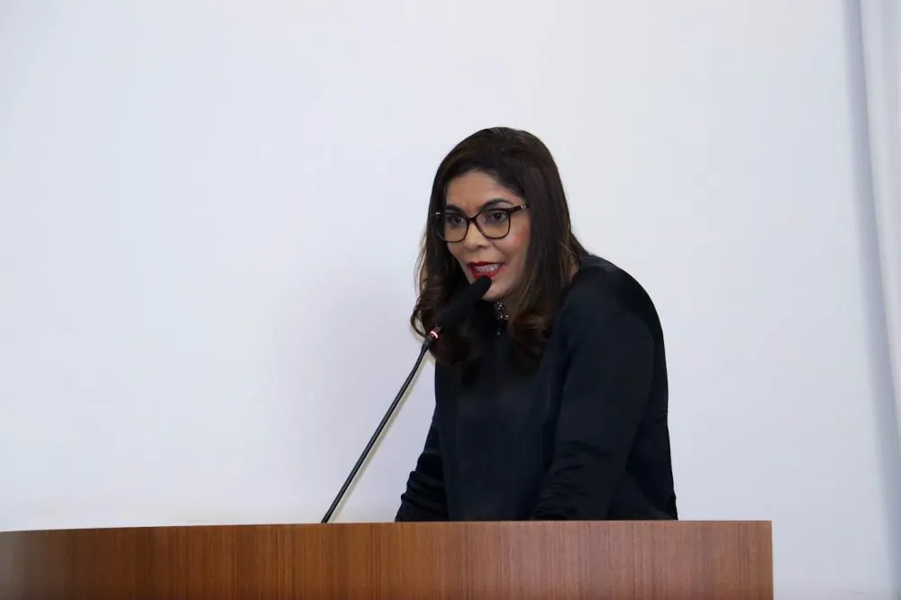 Delma Freitas requer revitalização da sinalização de trânsito no entorno do CEM de Taquaralto