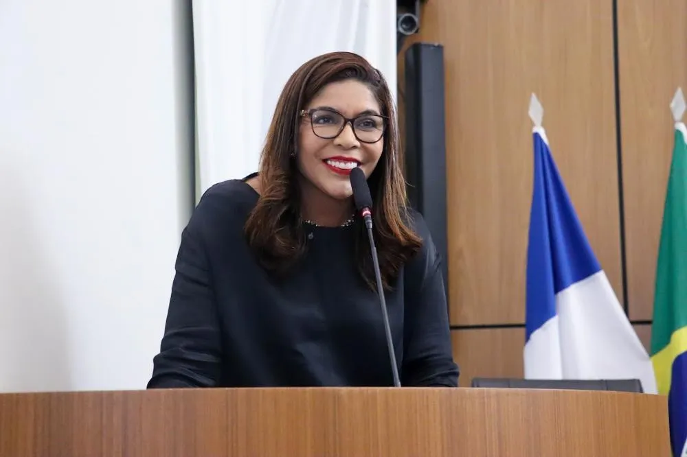 Vereadora Delma Freitas solicita limpeza e roçagem na Quadra 110 Norte