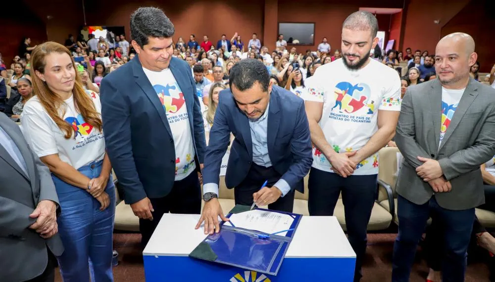 Governador Wanderlei Barbosa assina termo de compromisso para criação do primeiro Centro Especializado em Assistência aos Autistas no Tocantins