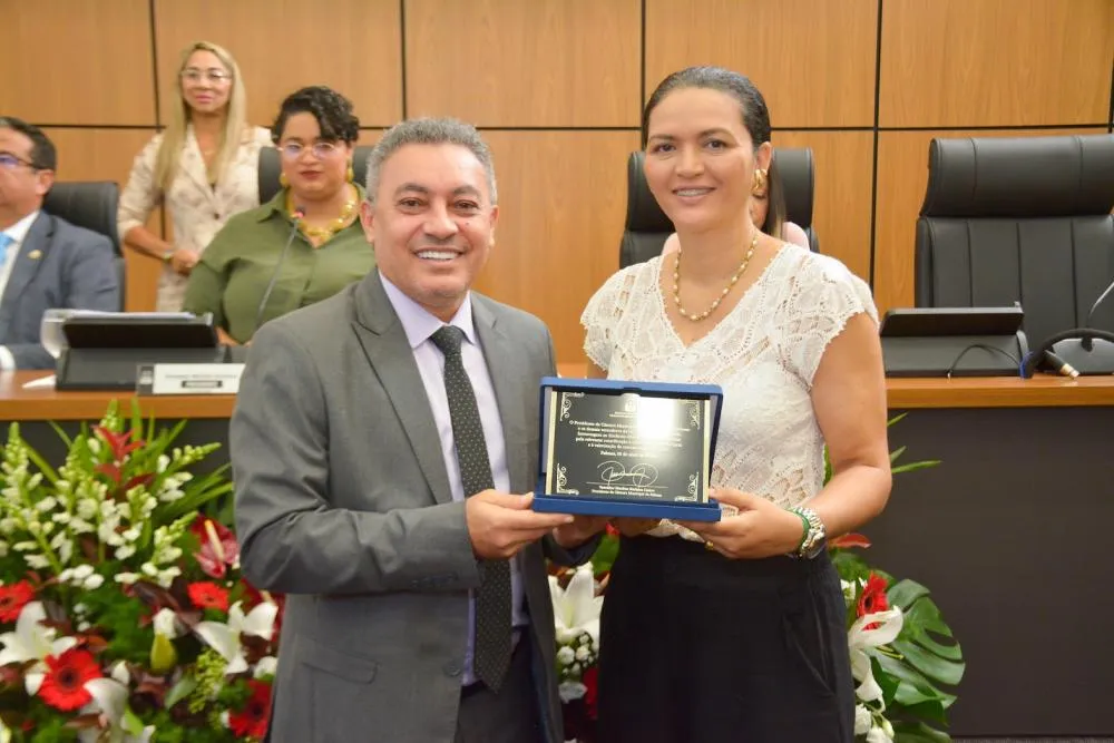 Em sessão solene, Câmara de Palmas homenageia profissionais da Comunicação pelo Dia do Jornalista
