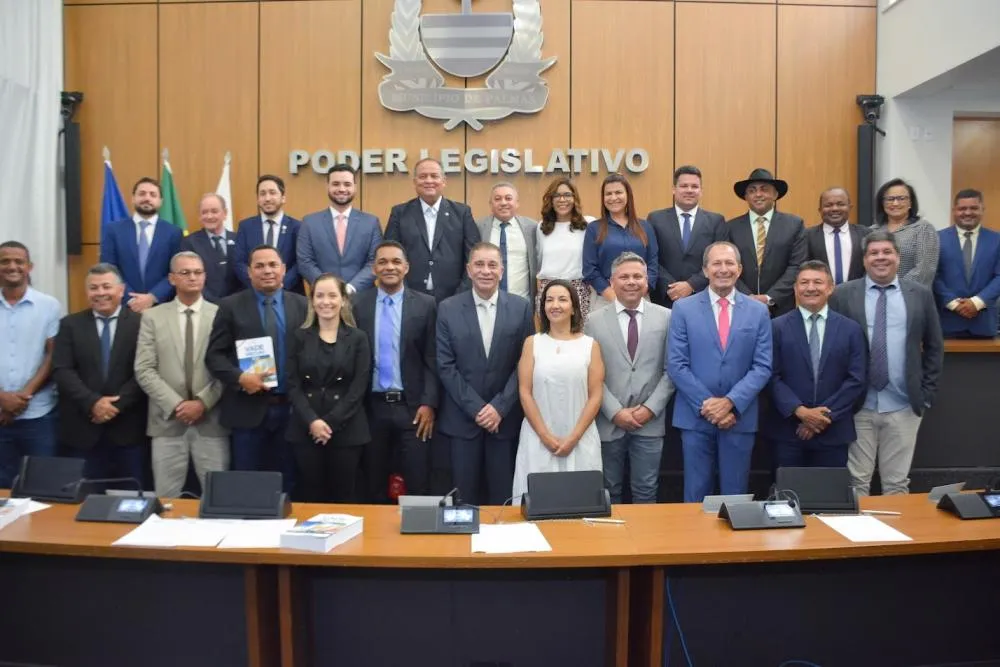 Senador Eduardo Gomes faz visita a vereadores na Câmara Municipal de Palmas