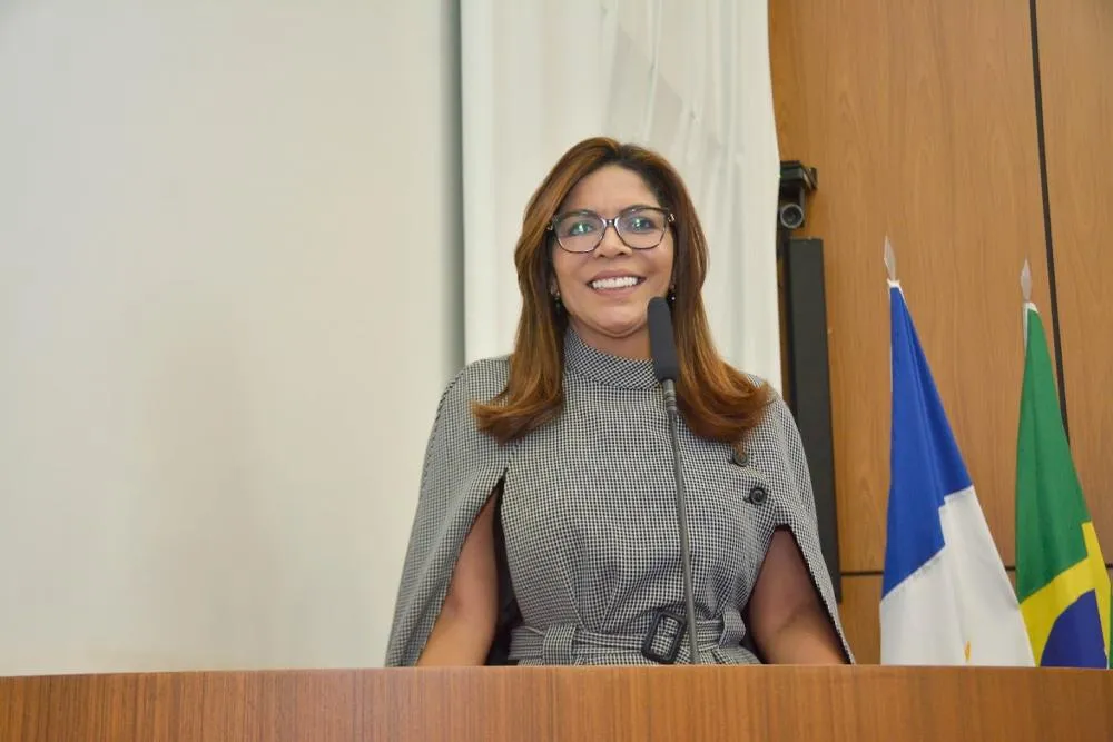 Delma Freitas solicita que contêiners de lixo seja colocados no Setor Universitário