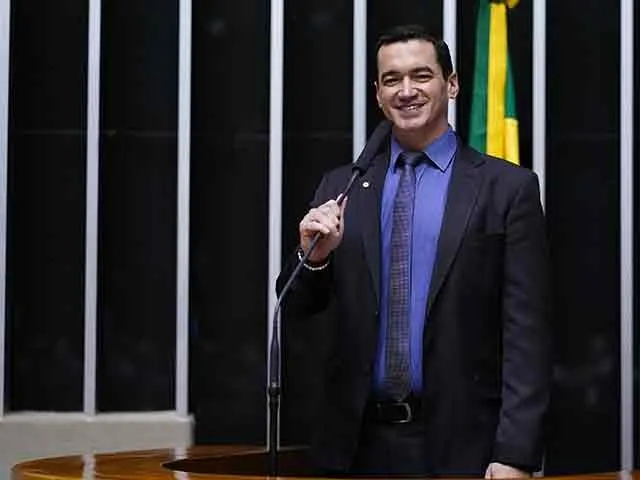 Deputado Alexandre Guimarães propõe CPI para investigar federações estaduais de futebol