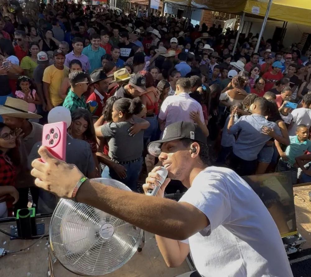 Artista tocantinense Robinho Estilizado desponta no cenário como novo fenômeno da música no Tocantins