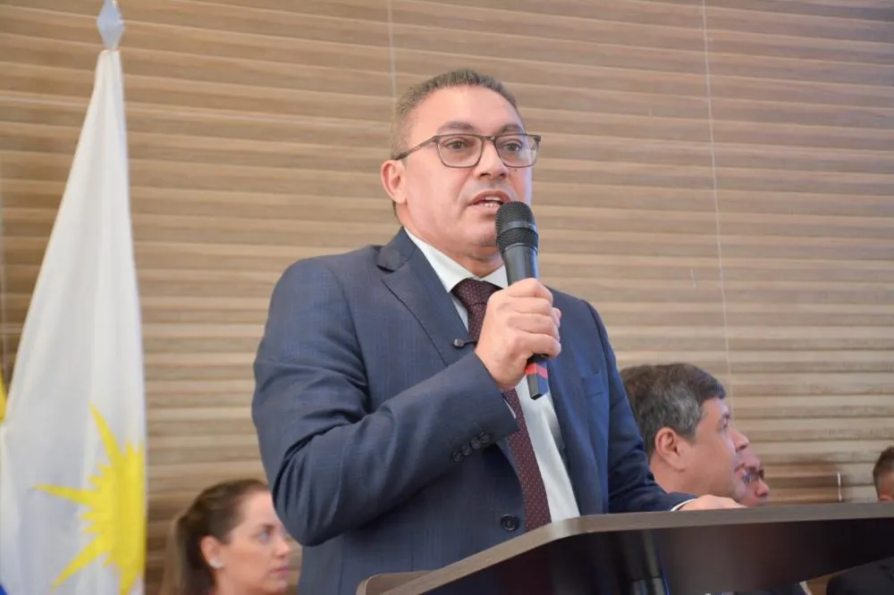 Vereador Marilon Barbosa solicita obras e serviços durante a sessão de transferência da sede dos poderes Executivo e Legislativo para Taquaruçu