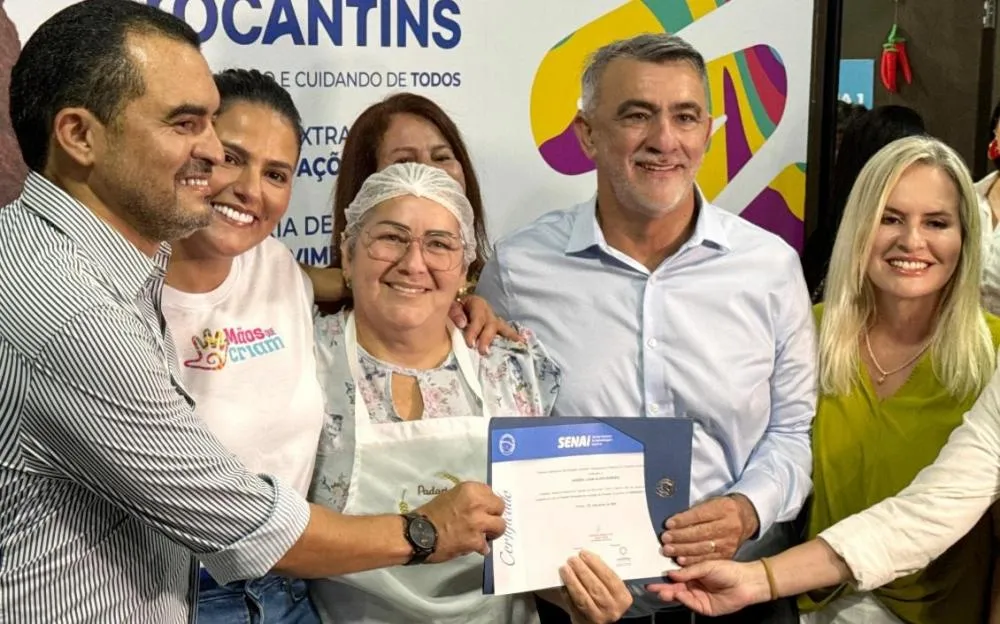 Amélio Cayres destaca parcerias institucionais em solenidade do projeto “Mãos que Criam”