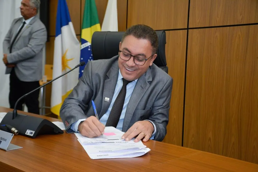 Câmara aprova requerimentos do vereador Marilon Barbosa