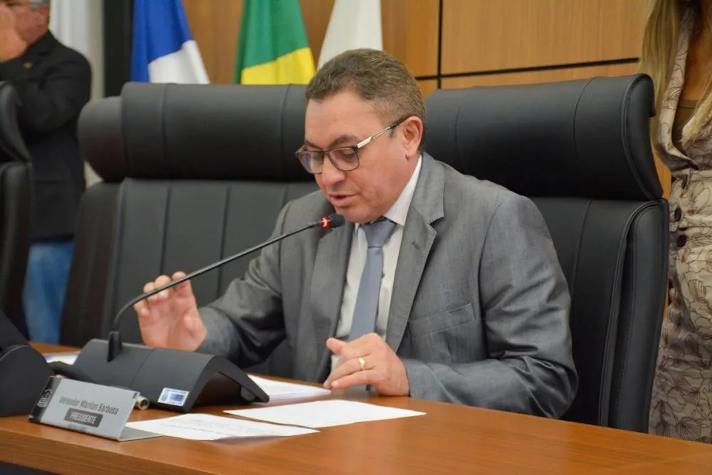 Revitalizações de praças são solicitadas pelo vereador Marilon Barbosa