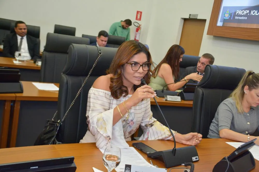 Delma Freitas solicita troca de lâmpadas na Rua P9 no bairro Bela Vista