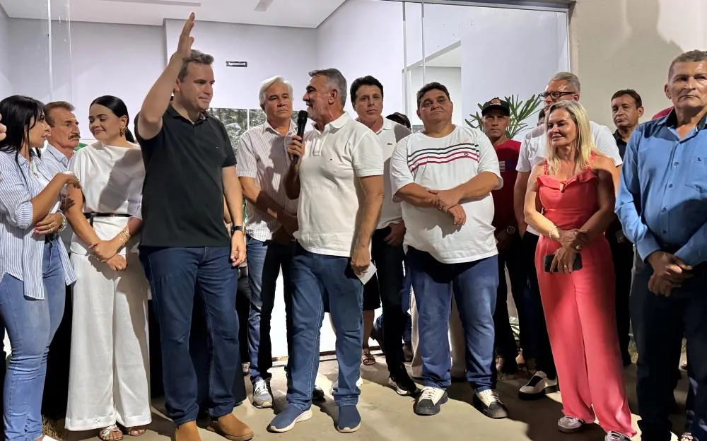 Em entrega de obras em Wanderlândia, Amélio Cayres destaca parceria entre Governo e municípios