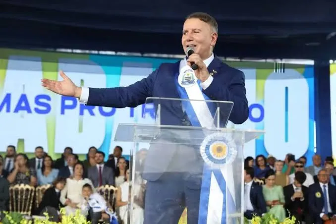 De volta ao comando: Eduardo Siqueira retoma Prefeitura, agradece apoio e sinaliza mudanças