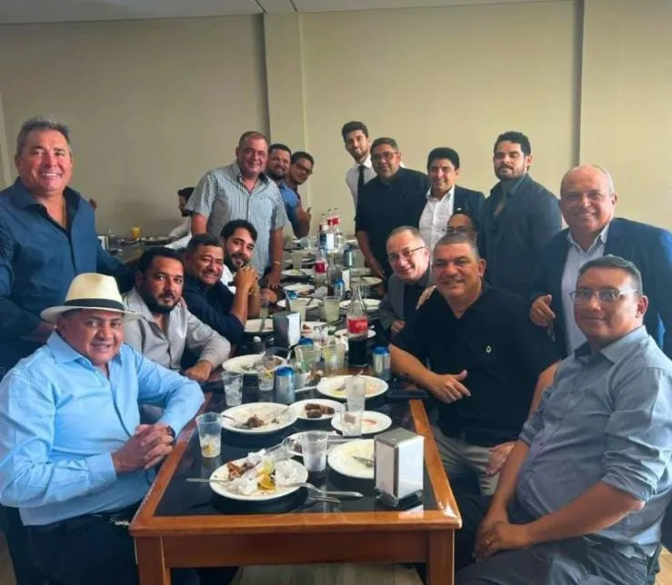 Raul Guimarães movimenta bastidores em Araguaína com almoço político e presença marcante na Câmara