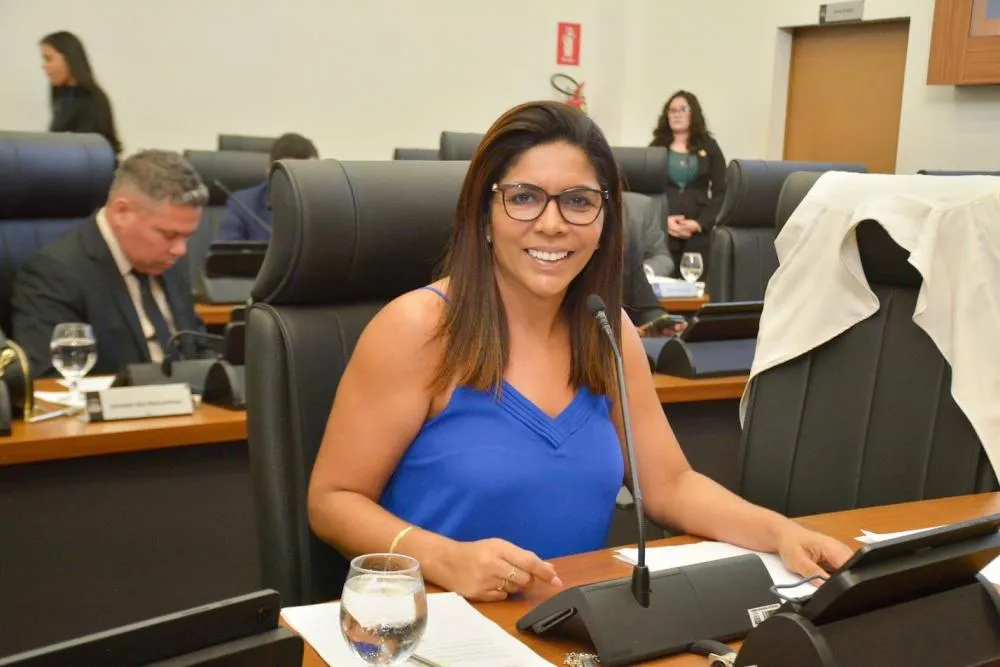 Vereadora Delma Freitas solicita inclusão do trajeto pelo Santa Bárbara no itinerário do Eixão