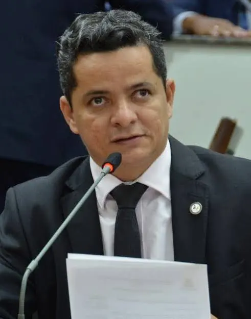 Jorge Frederico adota tom de equilíbrio, mas movimentação indica alinhamento com Laurez Moreira