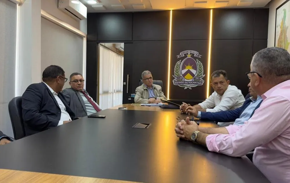 Marilon Barbosa e vereadores discutem Cidade do Automóvel com Secretário da Indústria, Comércio e Serviços 