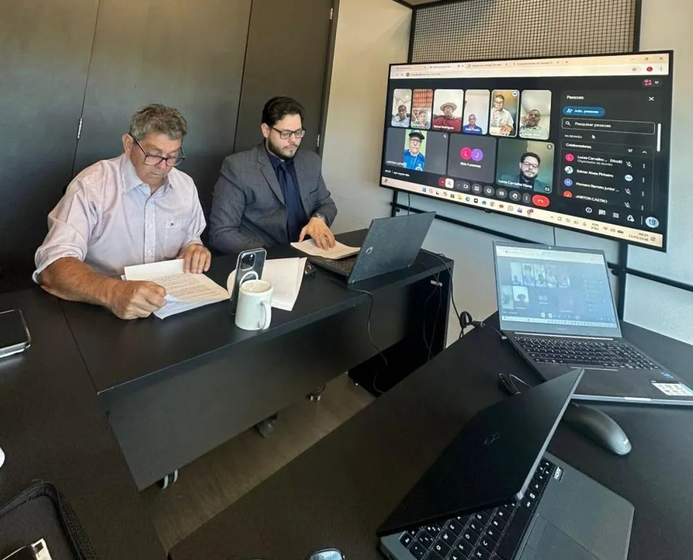 Ex-prefeitos criam entidades para buscar espaço político e defesa jurídica 