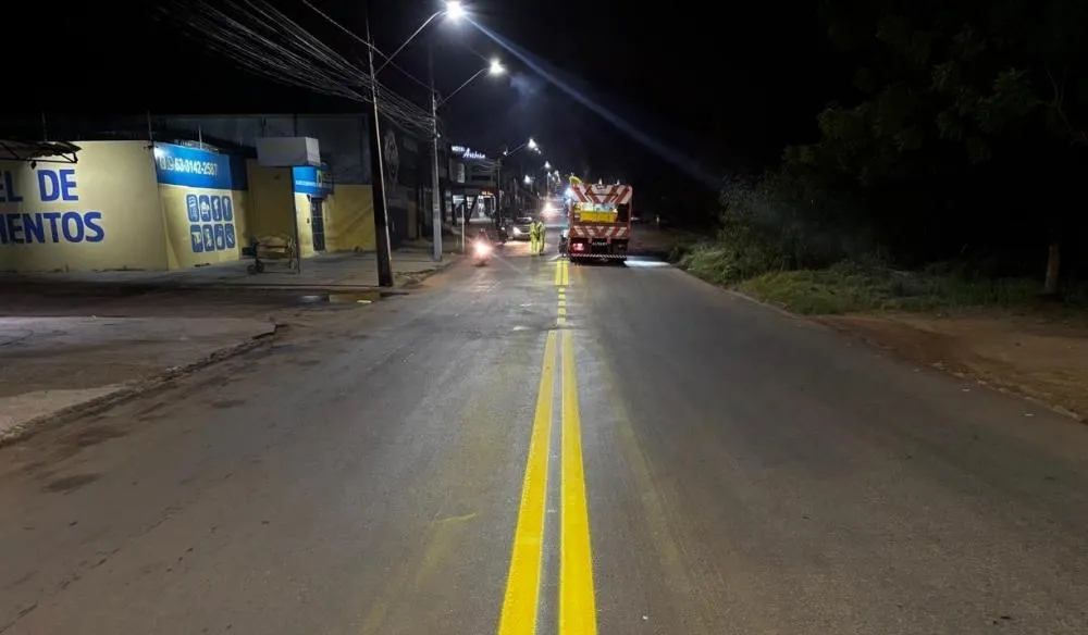 Prefeitura de Palmas realiza sinalização viária em avenidas que receberam recapeamento asfáltico em 2026