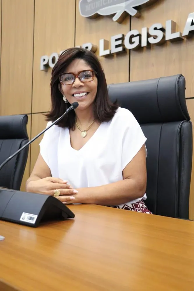 Delma Freitas solicita melhorias na sinalização de trânsito do Santa Fé
