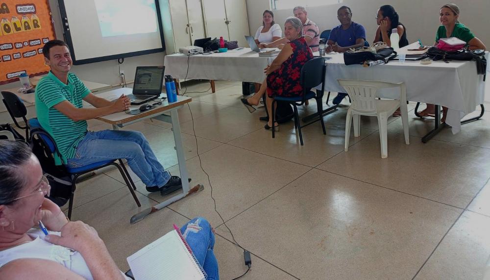 Educação apresenta a proposta do Aprova Brasil para os professores da educação básica