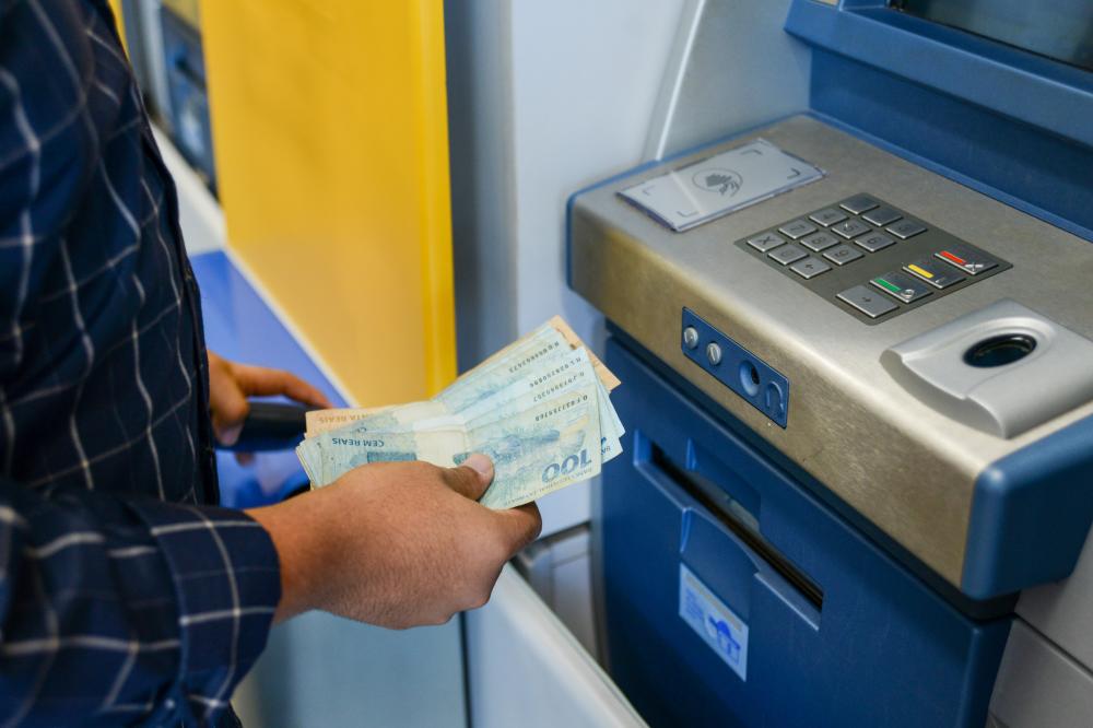 Prefeitura de Palmas antecipa salários e injeta quase R$ 60 milhões na economia local