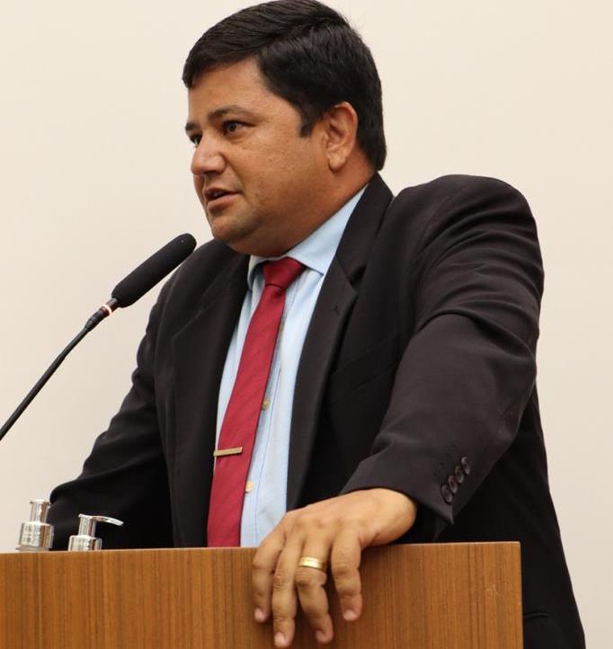 Vereador Rogério Freitas solicita revitalização da sinalização de trânsito no Bela Vista 