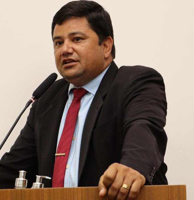 Freitas solicita troca de lâmpadas da quadra 704 sul em Palmas