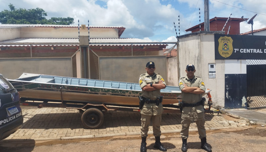 Polícia Militar recupera reboque e barco furtados na cidade de Araguacema