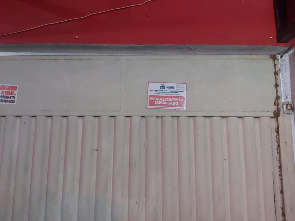 Fiscais embargam estabelecimentos por causarem transtornos à comunidade