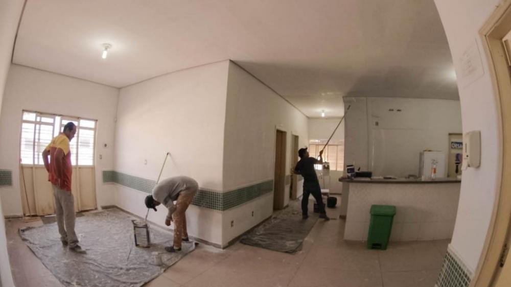 Prefeitura de Gurupi realiza trabalho de reforma e manutenção de UBSs e prédios da Semus