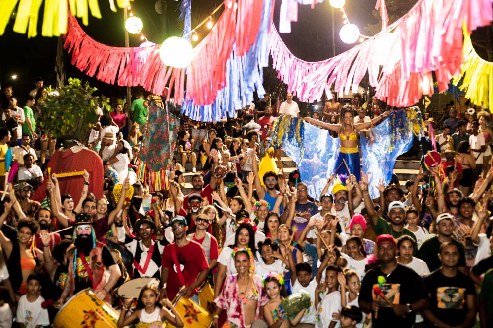Carnaval em Taquaruçu é marcado por desfile de blocos de rua e shows